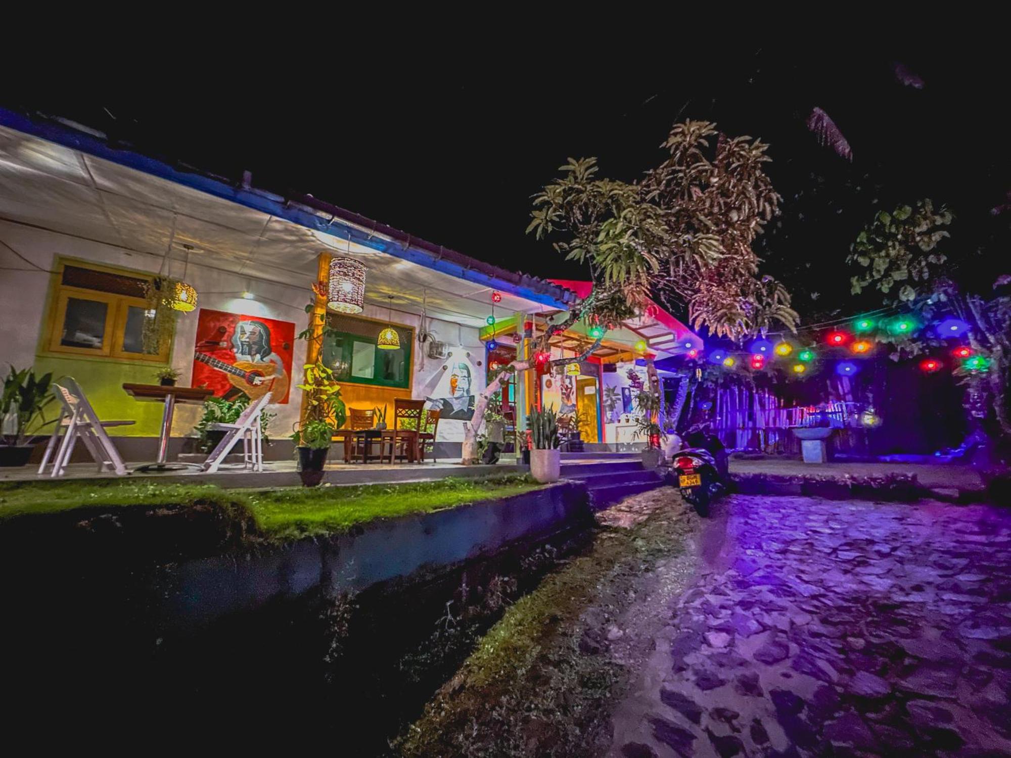 Mad Monkey Hostel And Lounge Ella Exterior photo